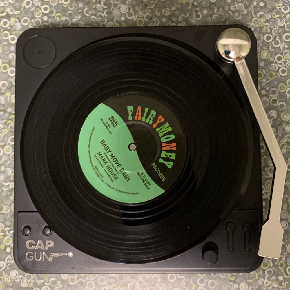 Set of 6 Retro Vinyl Record Anti-Skid Coasters PLUS Record Player Holder